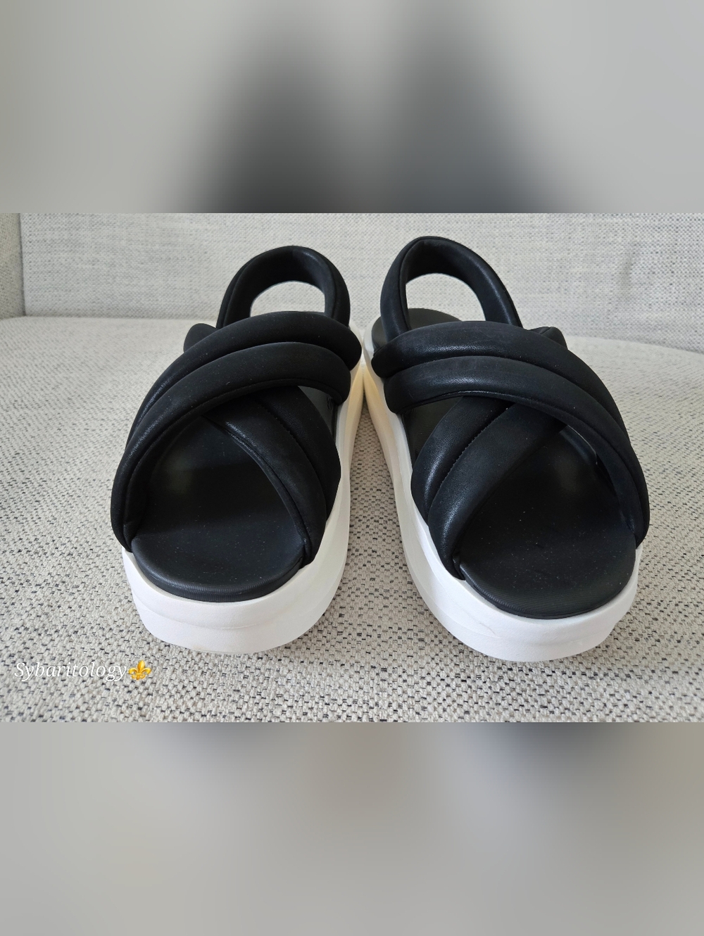 NWT NIKE AIR MAX ISLA Women's Black Platform Slide Sandals Size: 11/43 - Picture 2 of 13